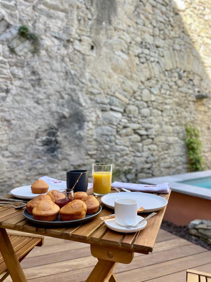 La Maison Du Puits Cesseras Esterno foto